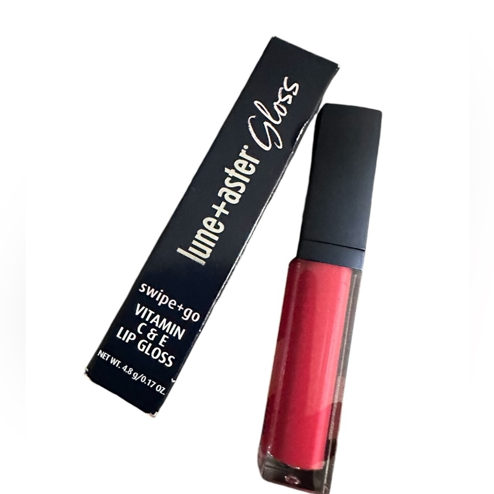 LUNE + ASTER Lip Gloss CEO Vitamin C & E Swipe + Go in Bestie New